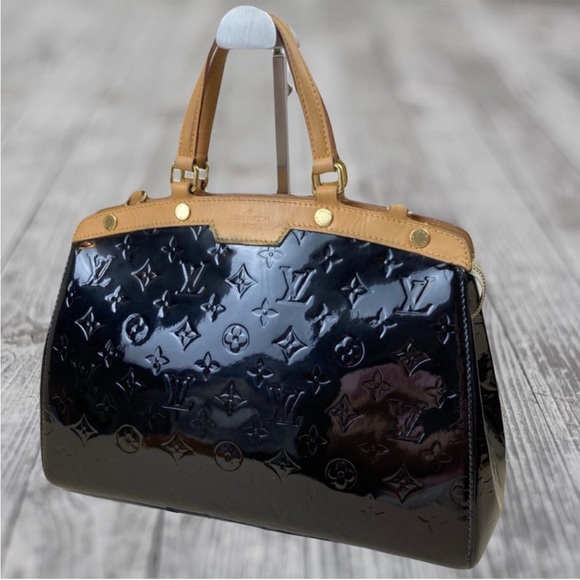 LOUIS VUITTON / Black Vernis MM
(AUTHENTIC) - Picture 10 of 15